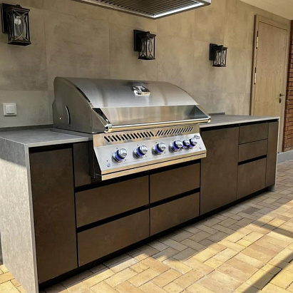 Уличная кухня Астов. Газовый гриль наполеон. Фасады керамогранит