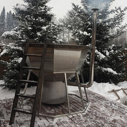 Восьмигранный банный чан на подставке с печью