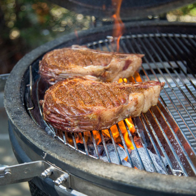 Корзина для копчения Slow ‘N Sear Deluxe для грилей 57 см Корзина для копчения Slow ‘N Sear Deluxe для грилей 57 см