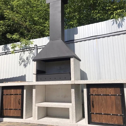 Барбекю комплекс в белом камне